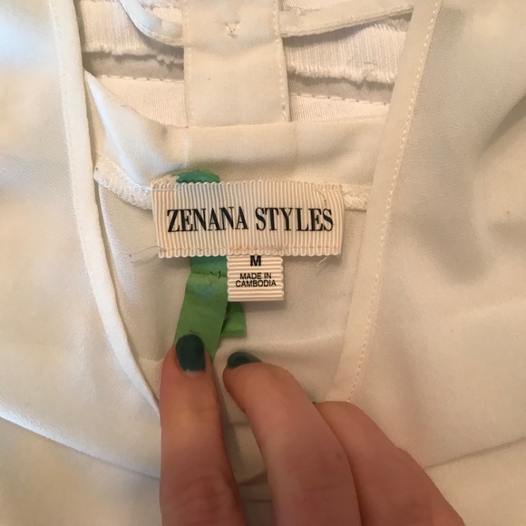 Clean white tank - Picture 2 of 3